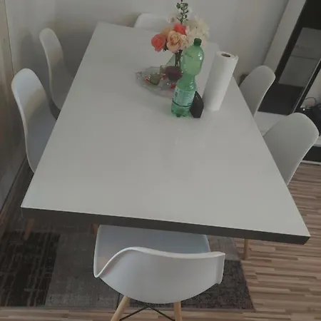 Wohnung 아파트