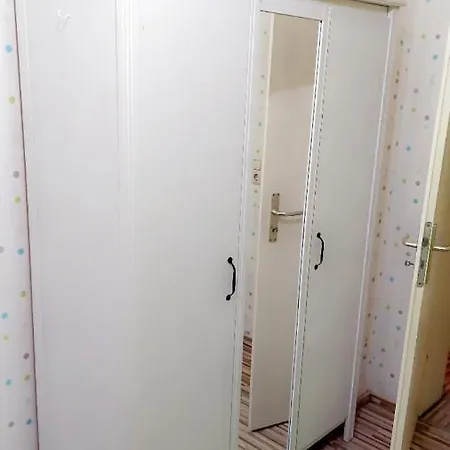 아파트 Wohnung *